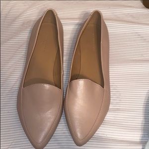 NUDE POINTED TOE LOAFER